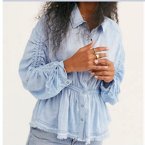 We The Free Pacific Dawn Button Up Blouse Womens XS Chambray Raw Hem Boho Summer - Picture 3 of 10